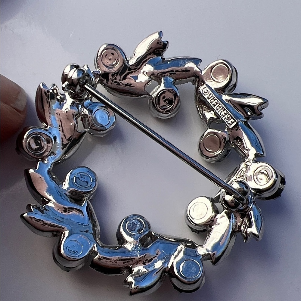 Vintage Eisenberg christmas Crystal Leaf Brooch in Silver and Multi-Color - Picture 3 of 3